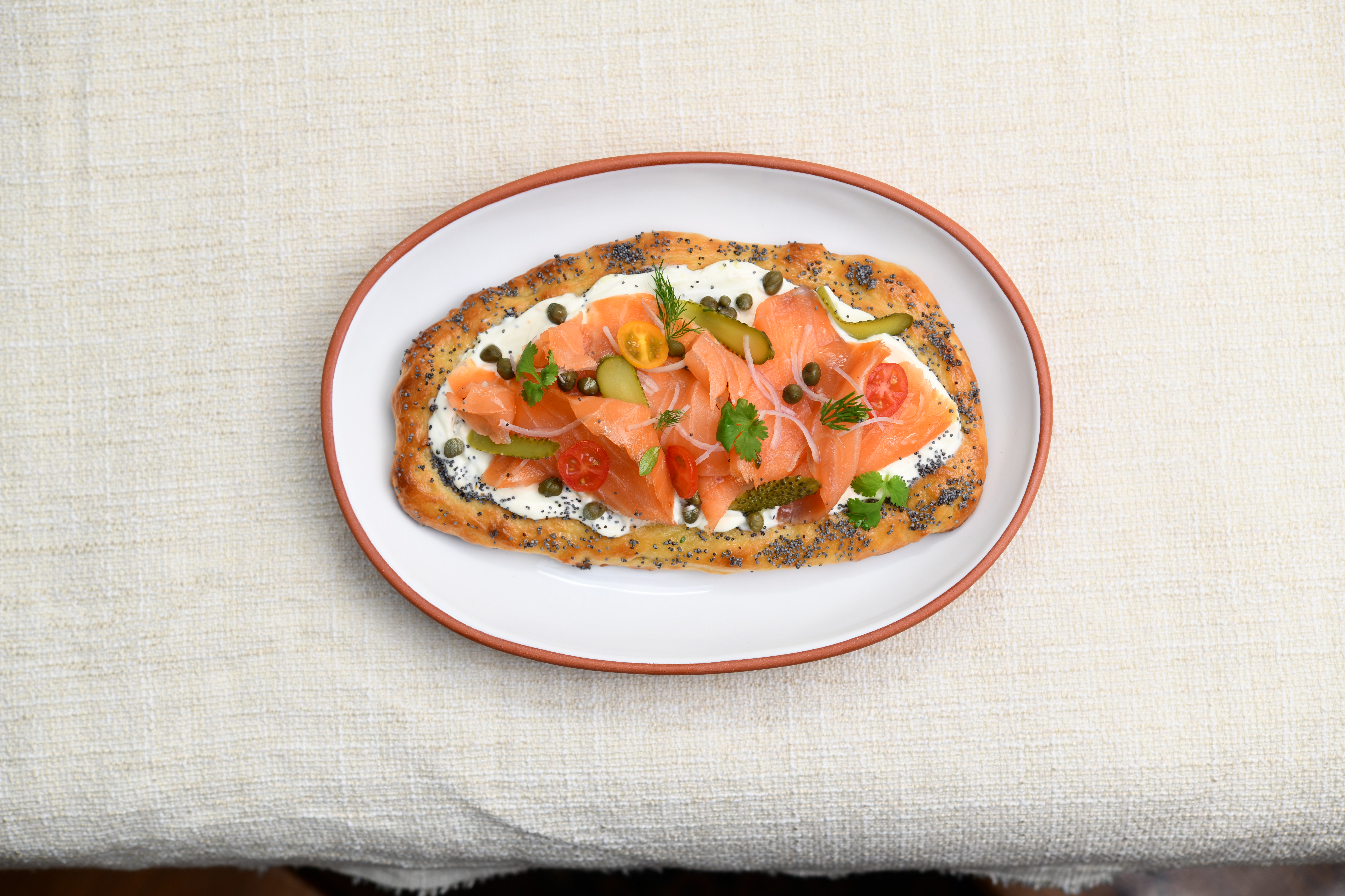 Pizza de salmón ahumado: ¡Ponte creativo con esta maravilla! 🍕