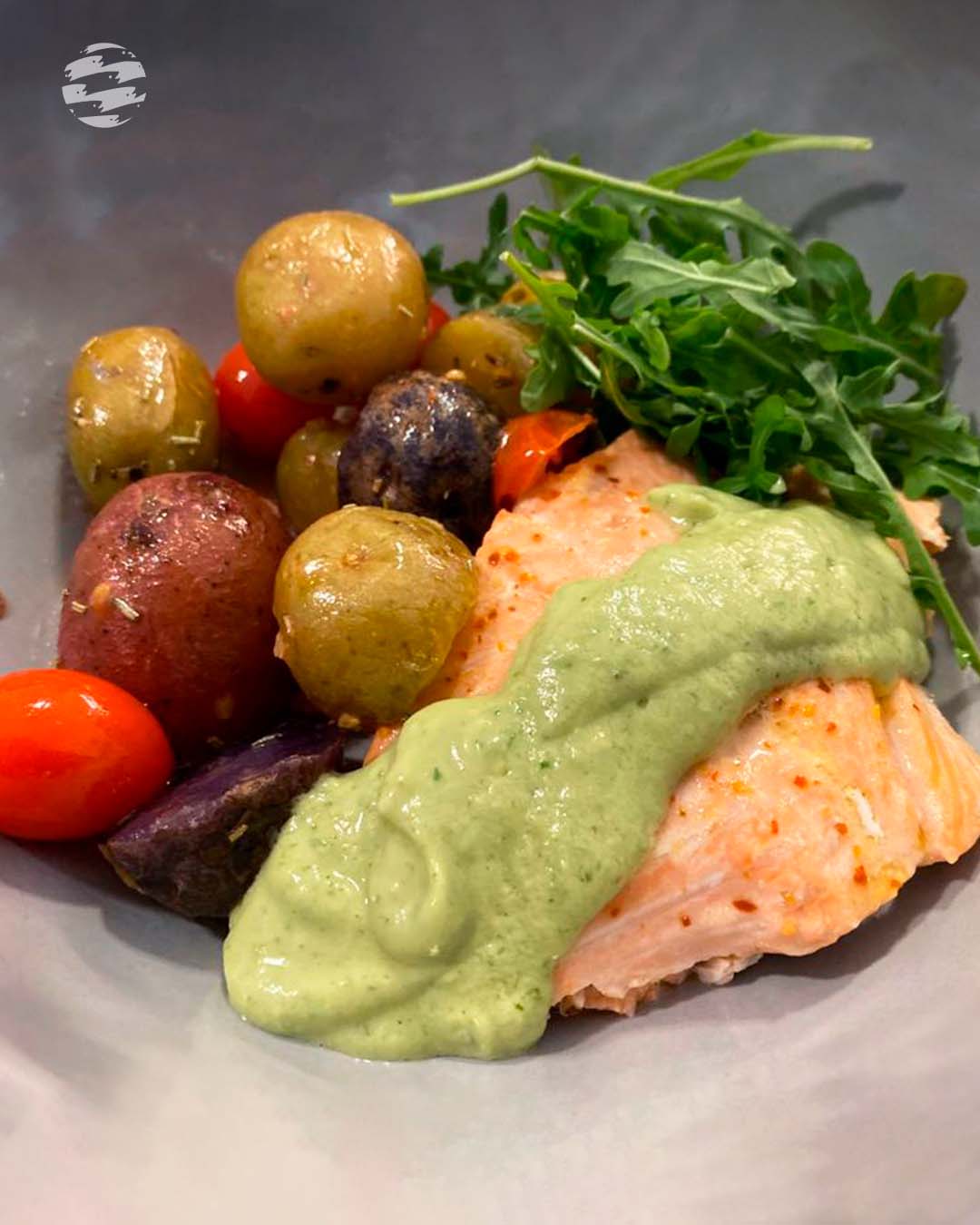 ¡SALMÓN, PALTA, TOMATE Y PAPAS 👉🏼 LA MEJOR COMBINACIÓN! 🐟🥑🍅🥔