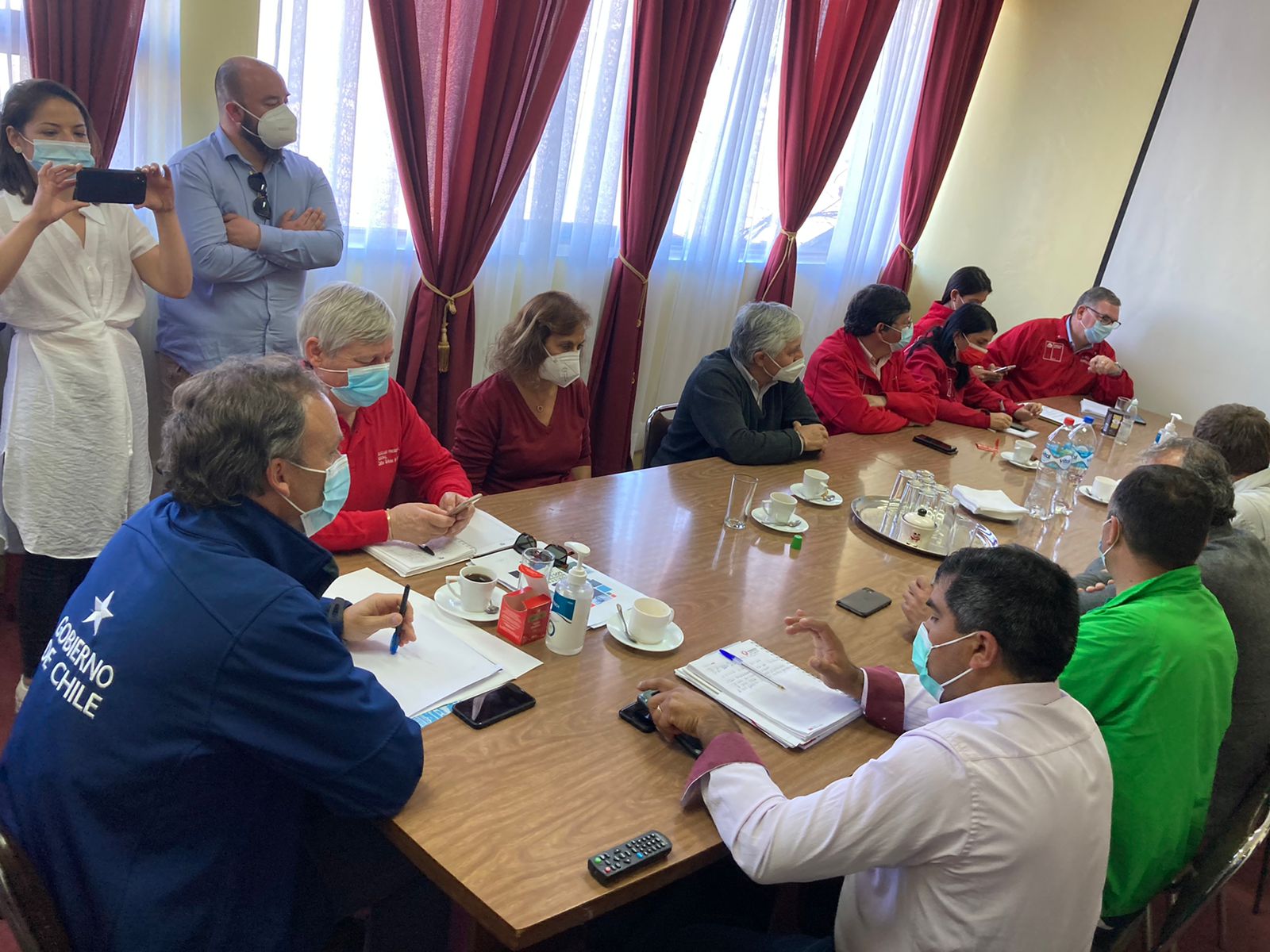 SALMONICULTORES DE CHILE COMPROMETEN SU APOYO PARA LA RECONSTRUCCIÓN DE VIVIENDAS DEFINITIVAS EN CASTRO