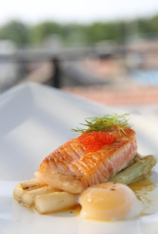 Salmón a la mantequilla: deleita a todos con este plato