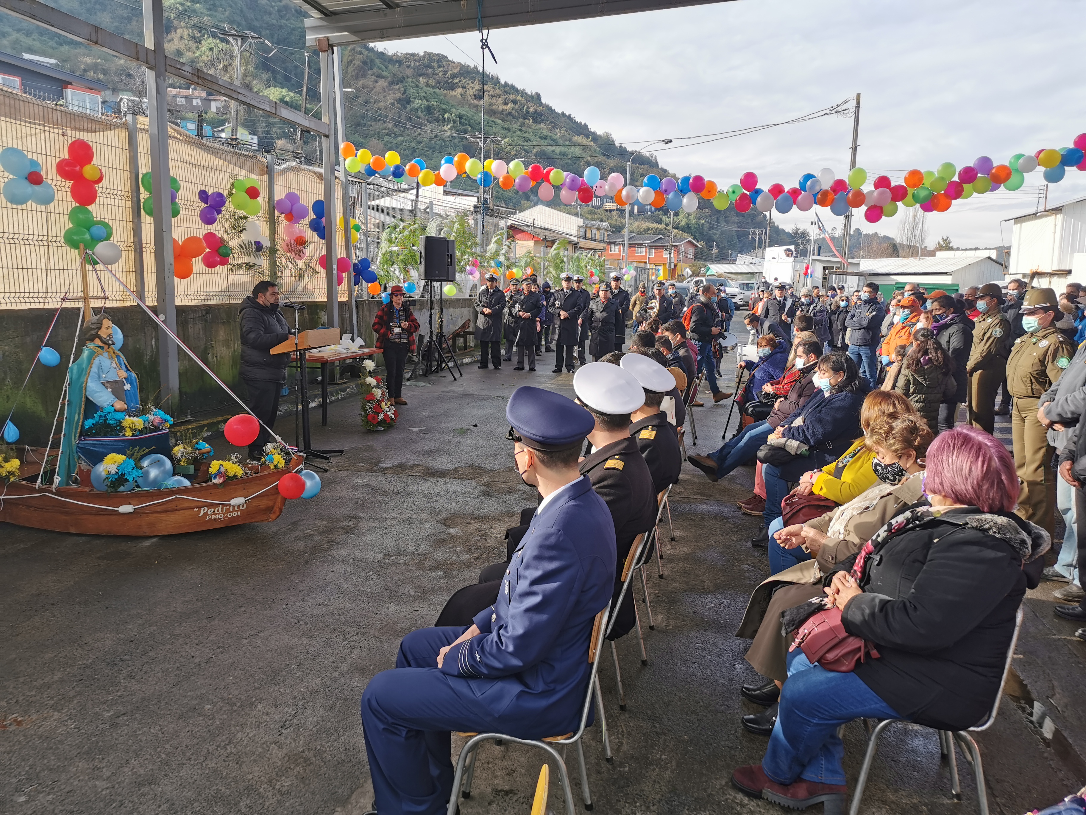 Salmoneros participan en celebración de San Pedro realizada en Caleta Anahuac