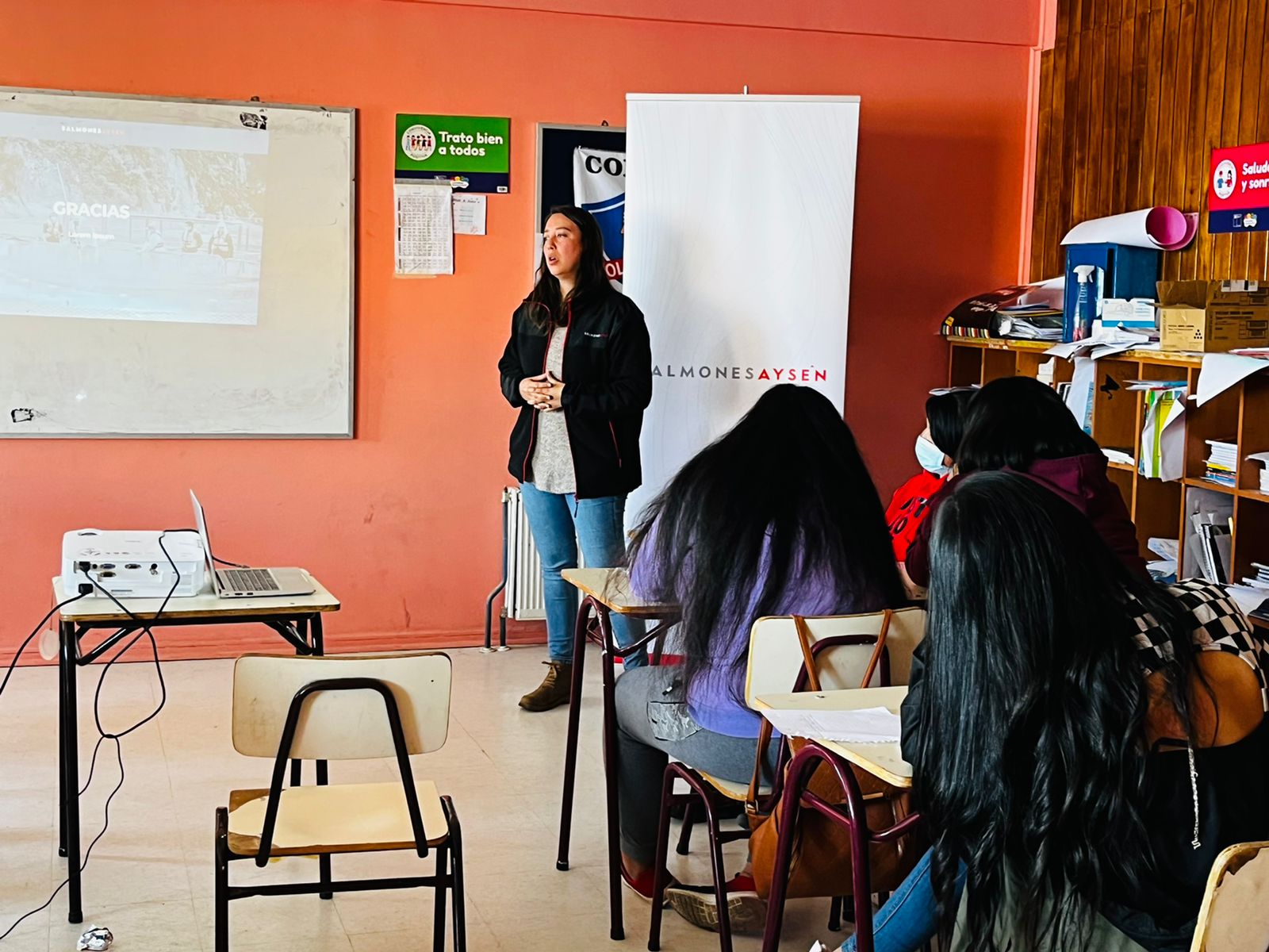 Cermaq, Salmones Austral, Salmones Aysén y Biomar realizaron charlas para empoderamiento femenino