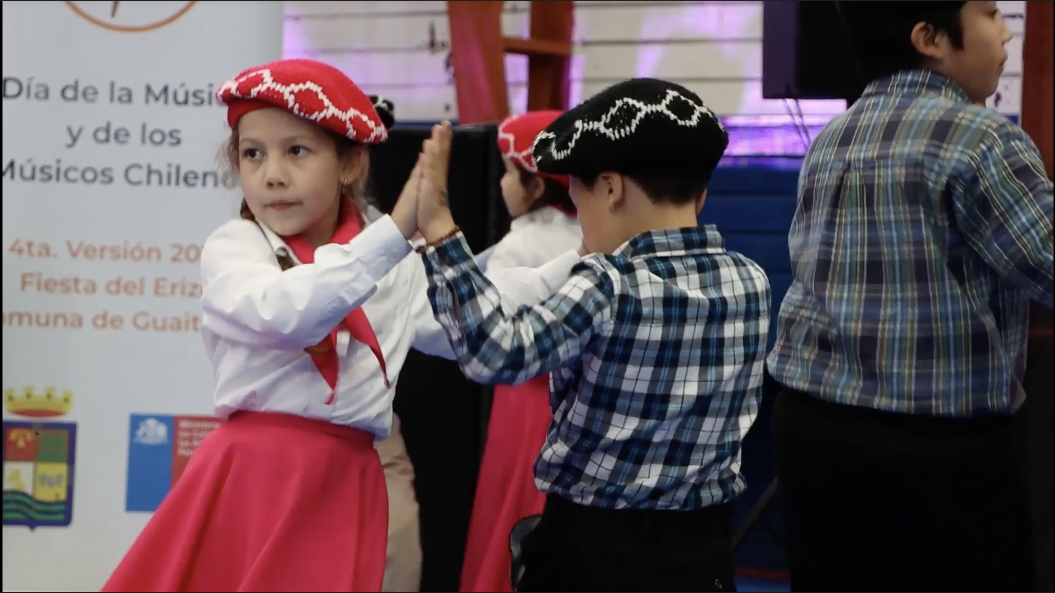 SalmonChile Aysén participó en IV versión de Fiesta del Erizo en Melinka