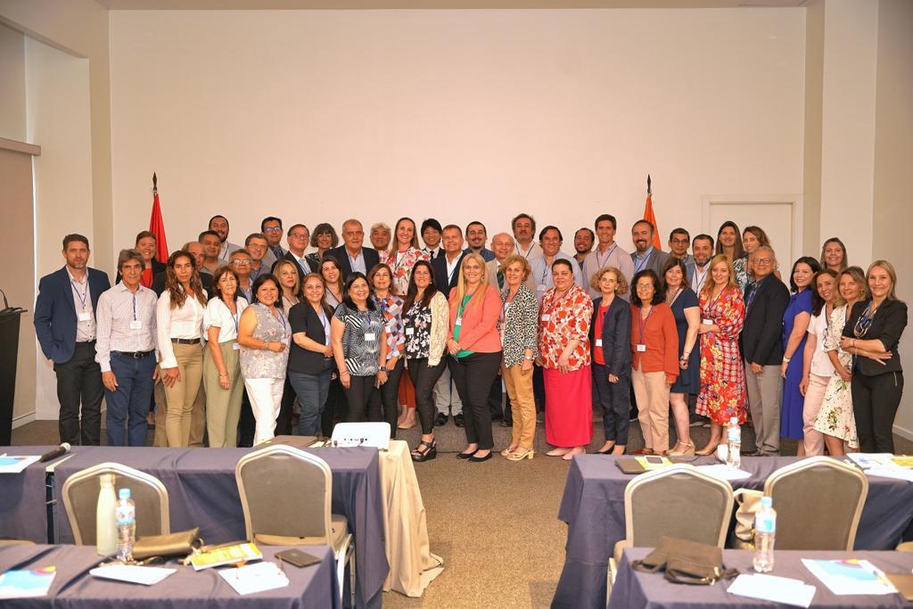 Intesal participa en seminario latinoamericano sobre resistencia antimicrobiana