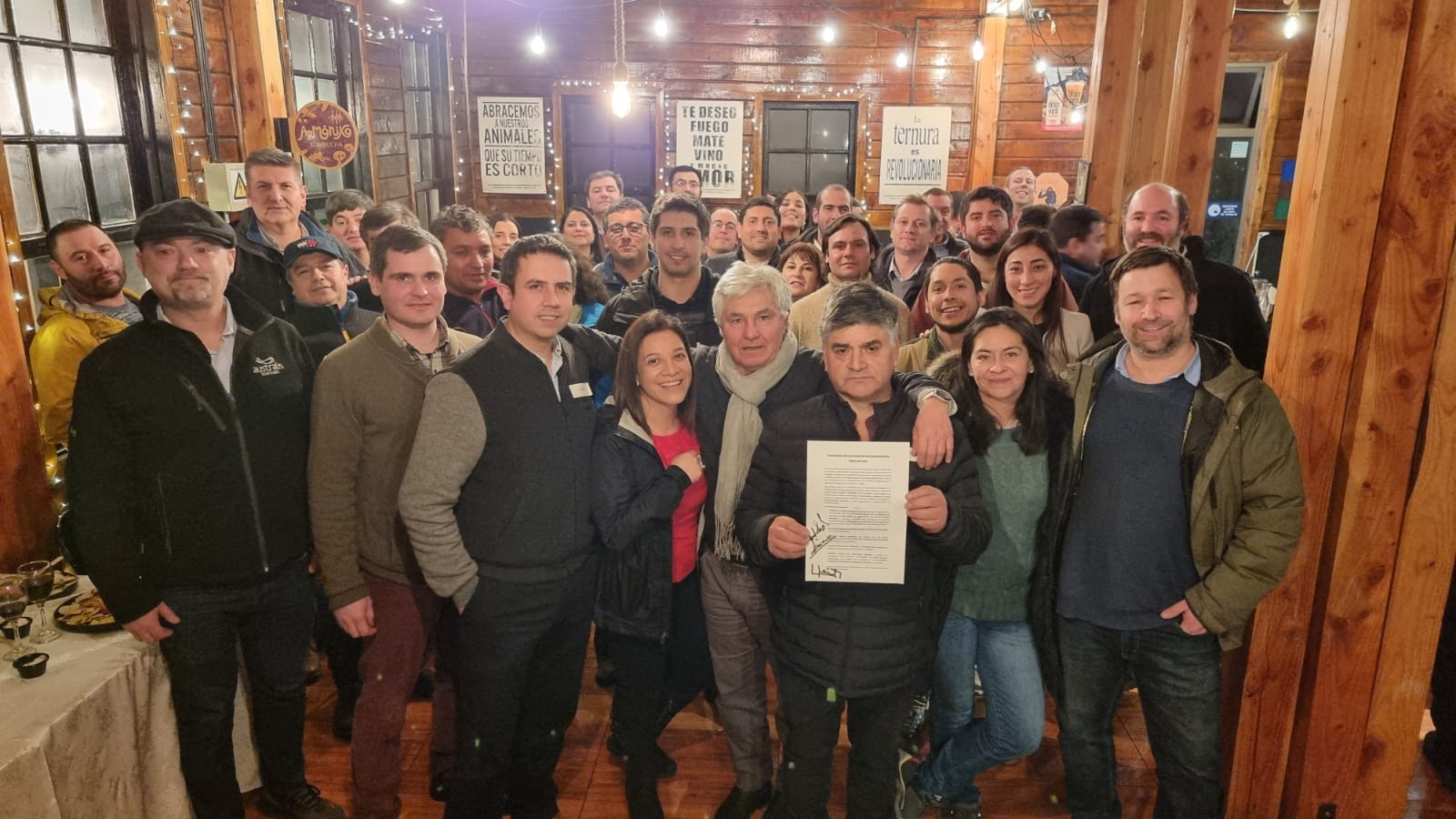 Firman nuevo acuerdo: Proveedores de Aysén crean junto a SalmonChile mesa para el desarrollo sustentable de la salmonicultura