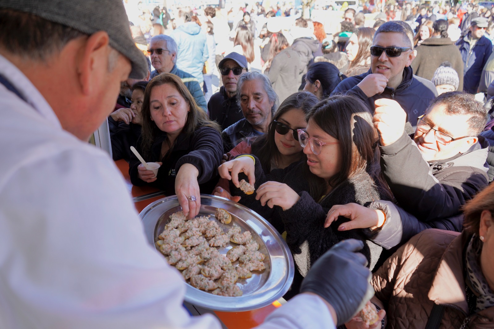 Con sabrosas degustaciones comenzó la primera versión de la “Semana del Salmón” en Puerto Montt