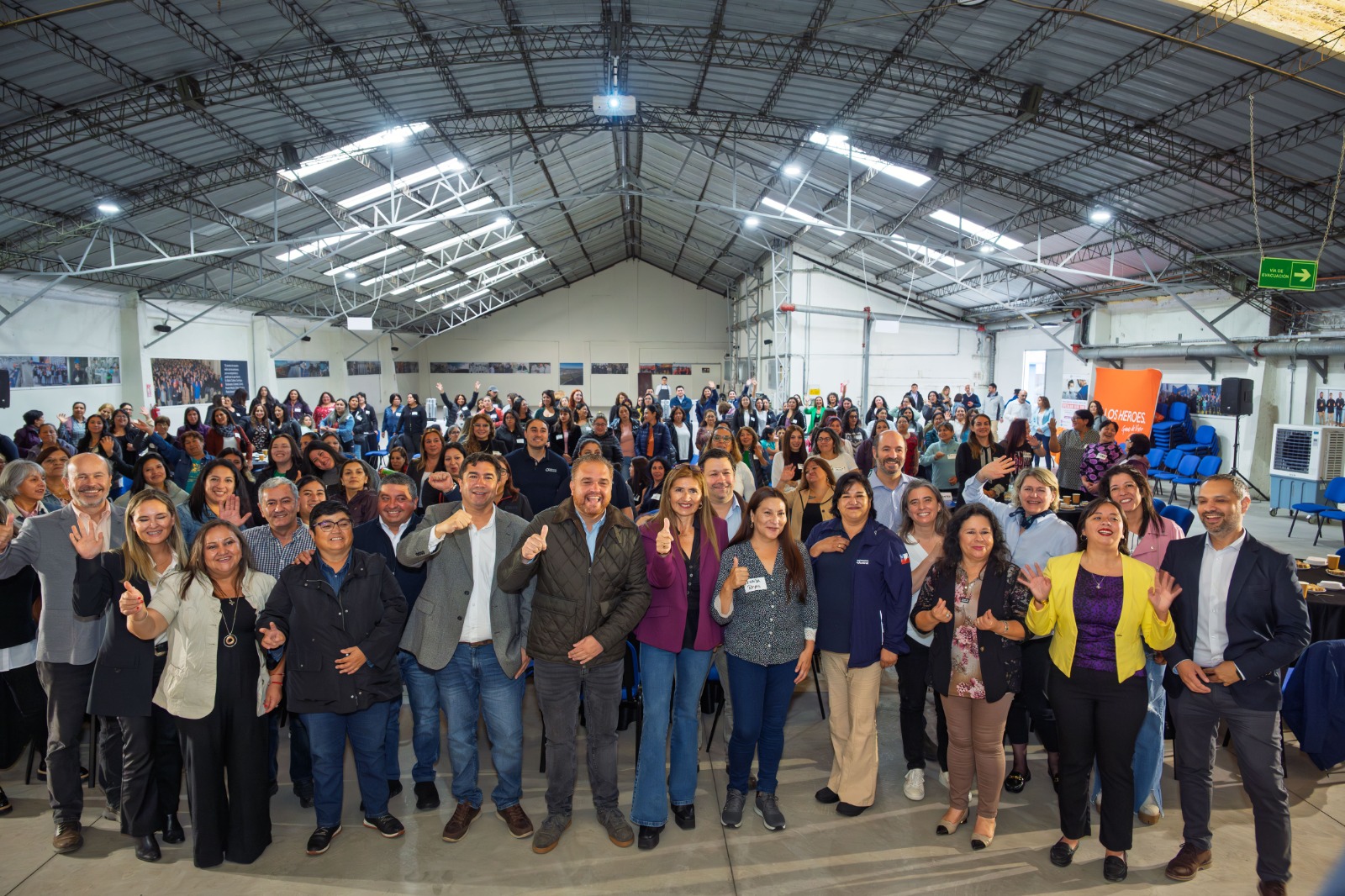 Mujeres del mar se reúnen en inédito encuentro para impulsar su rol en las industrias salmonera y pesquera