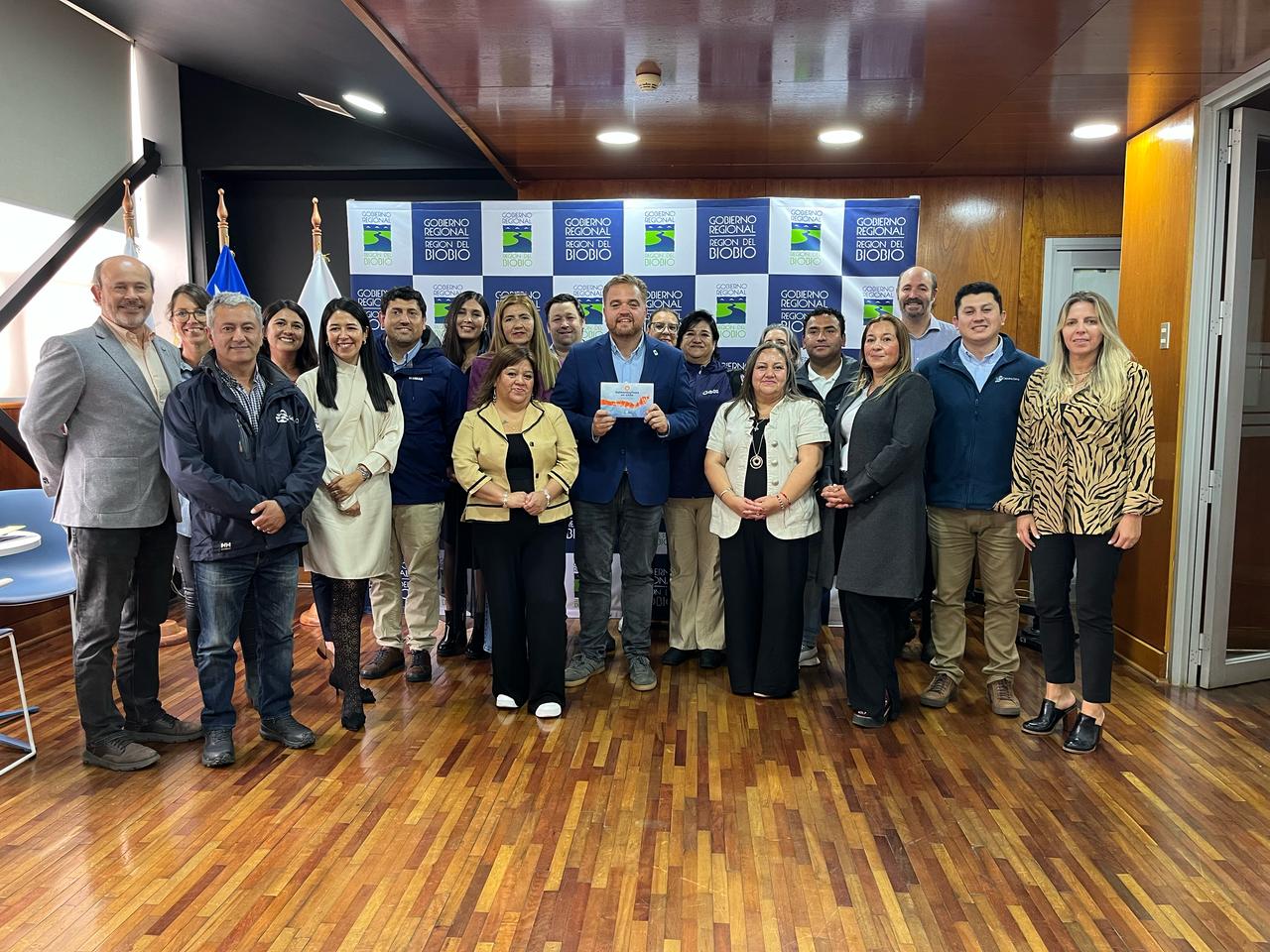 SalmonChile y sus empresas socias se reúnen con el Gobernador Regional del Biobío para fortalecer la salmonicultura en la región.