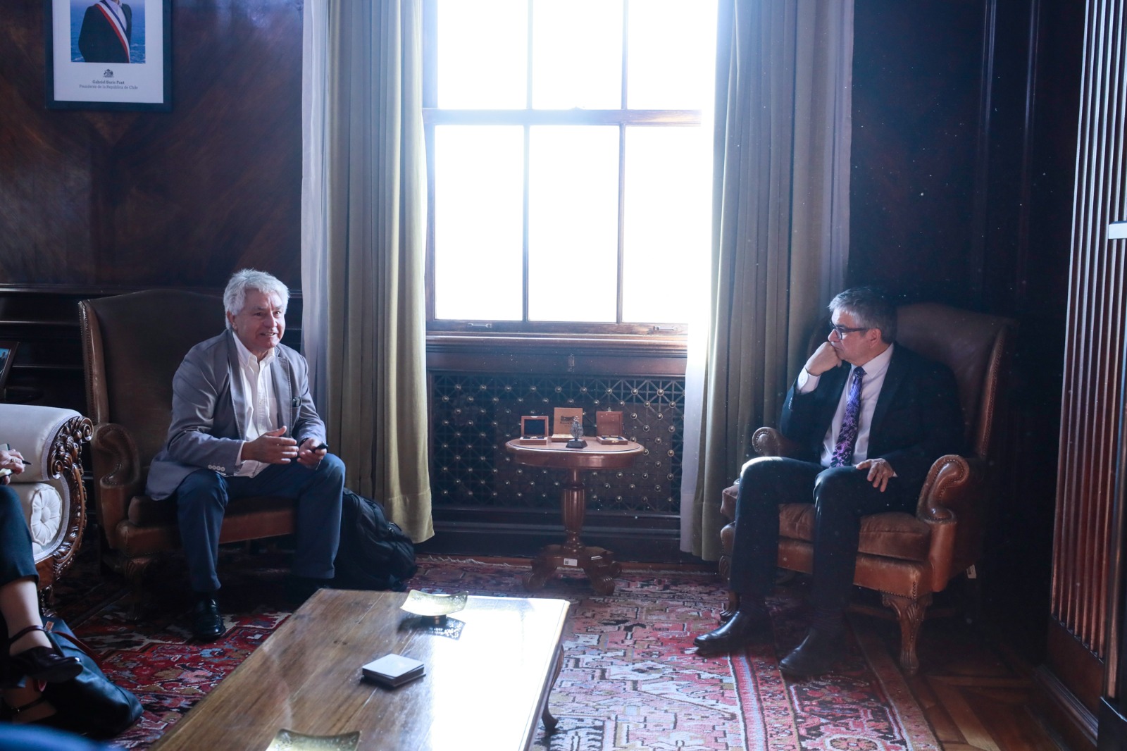 Ministro Marcel se reúne con SalmonChile para analizar las medidas arancelarias impuestas por EE.UU.