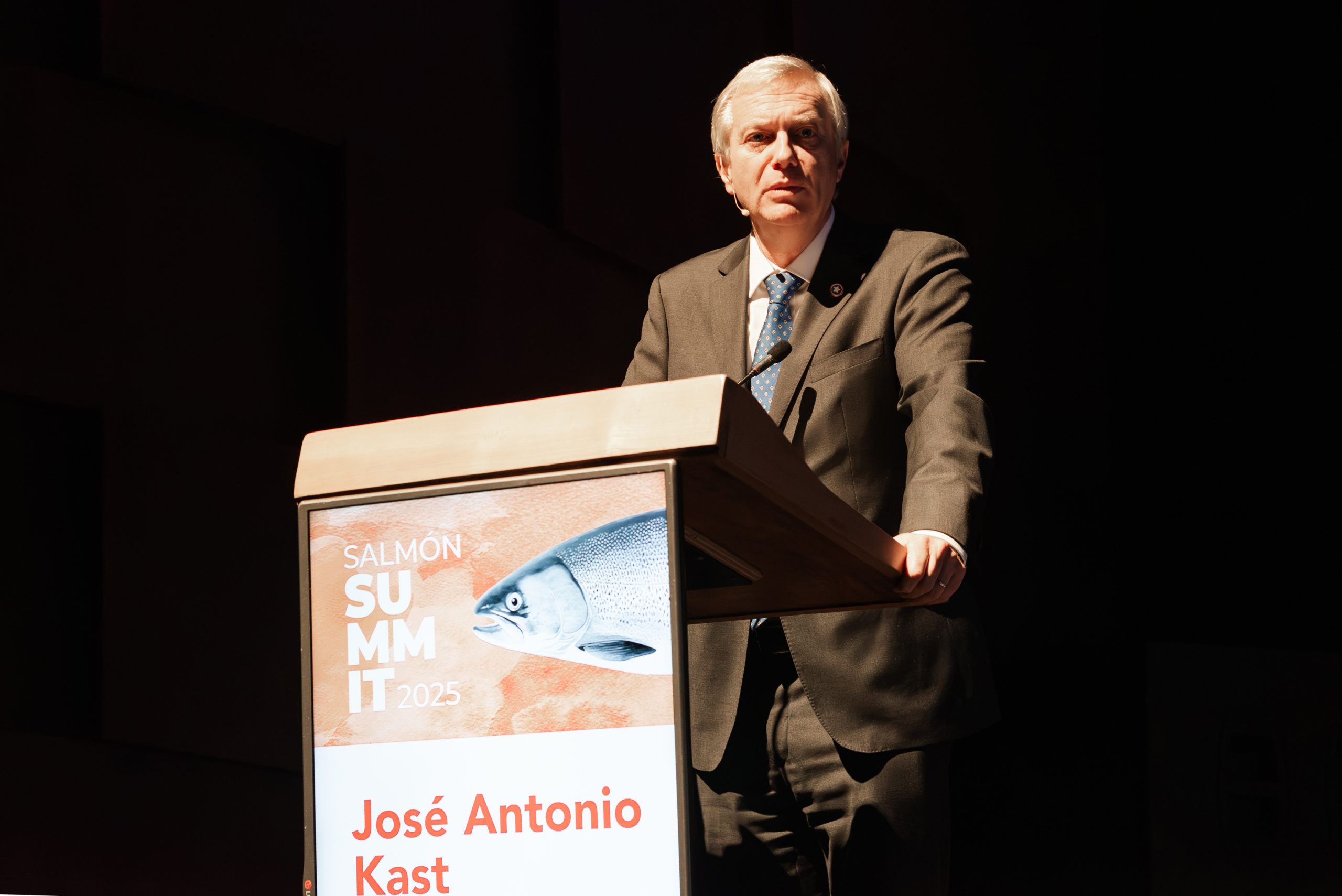 José Antonio Kast: «Chile necesita volver a ser competitivo en la industria del salmón»