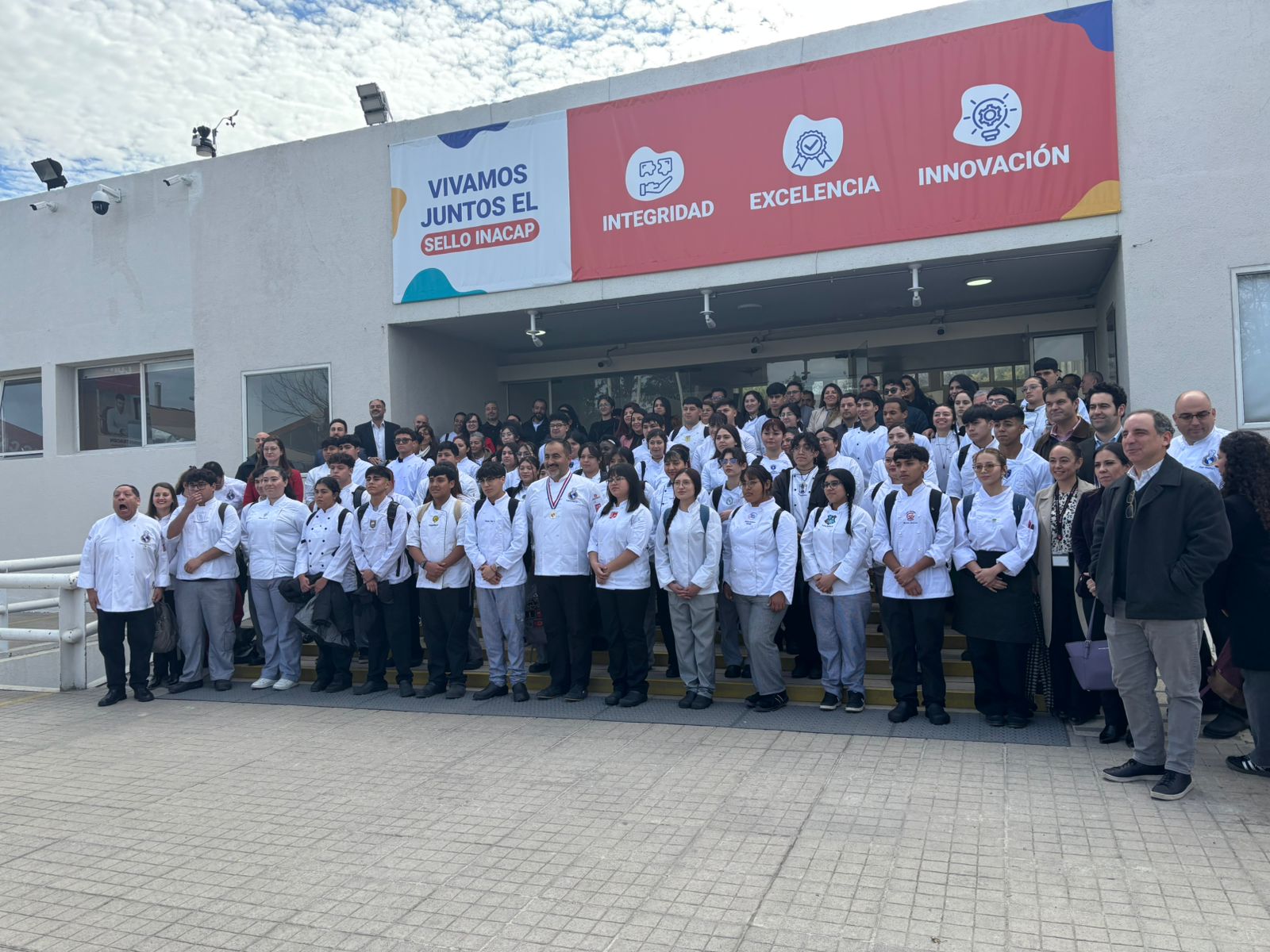 Salmón de Chile se suma por segundo año consecutivo a Les Toques Blanches en el lanzamiento de becas para 2025 en Santiago