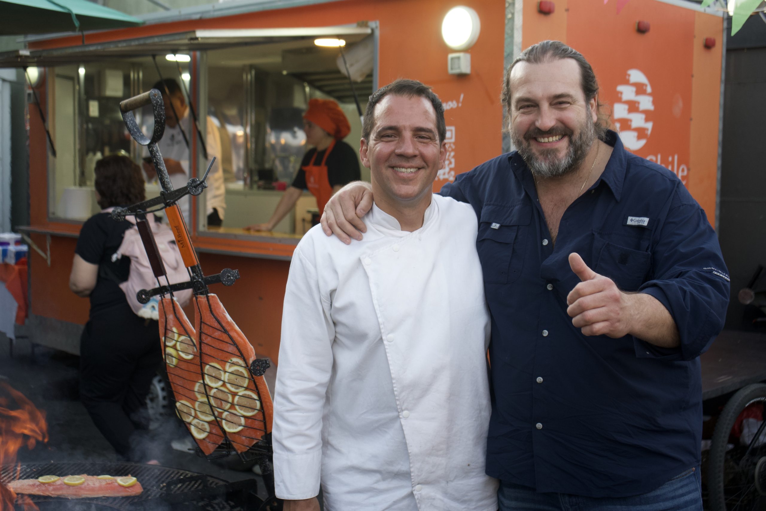 SalmonChile reafirma su compromiso con la gastronomía local en exitosa Expo Sabores Pucón 2025