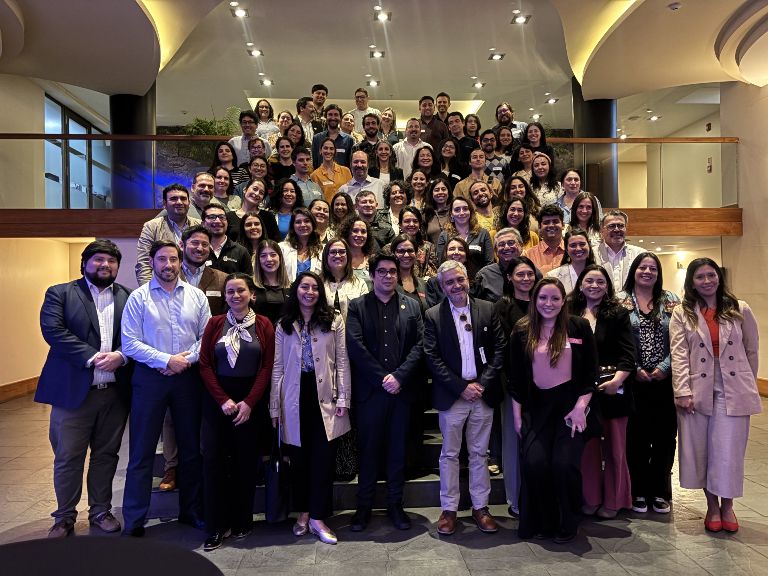 SalmonChile participa en importante encuentro de la Red por el Aprendizaje de Los Lagos y CADET, para fortalecer la educación regional